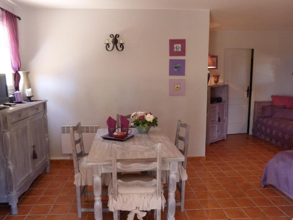 Le Mas Du Pere La Motte Quarto foto